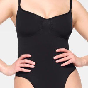 SKIMS Seamless Sculpt Thong Bodysuit, XSMALL, Onyx, NWOT, NEW, compression fit